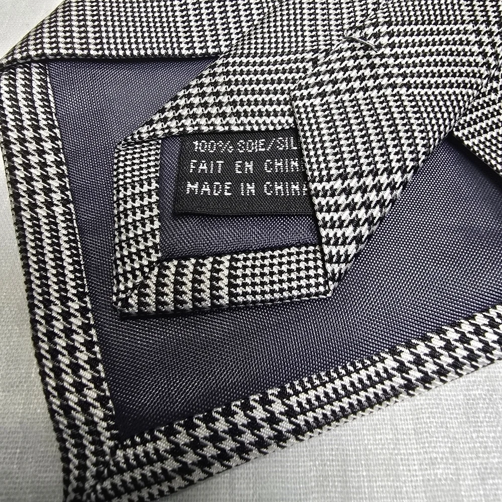 Comseta HoundstoothSophisticated Black and Gray Diagonal Pattern Tie